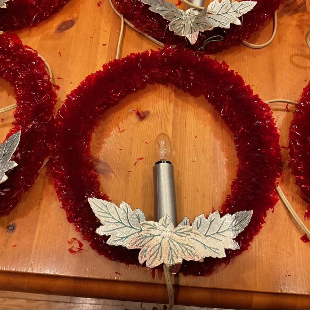 VINTAGE CHRISTMAS RED CELLOPHANE WINDOW WREATHS WITH CANDLE MID CENTURY KITCSH
